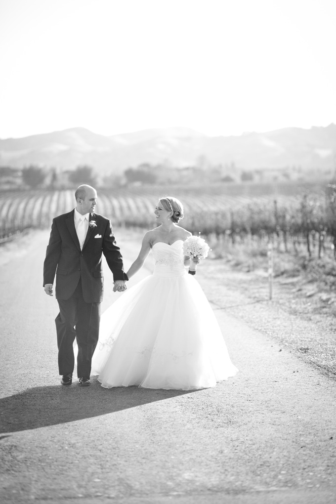 winter vineyard wedding | Danielle Capito Photography-11