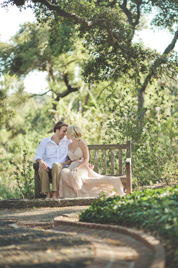 Photo Fridays A Romantic Spring Garden Engagement Glamour And Grace 1186