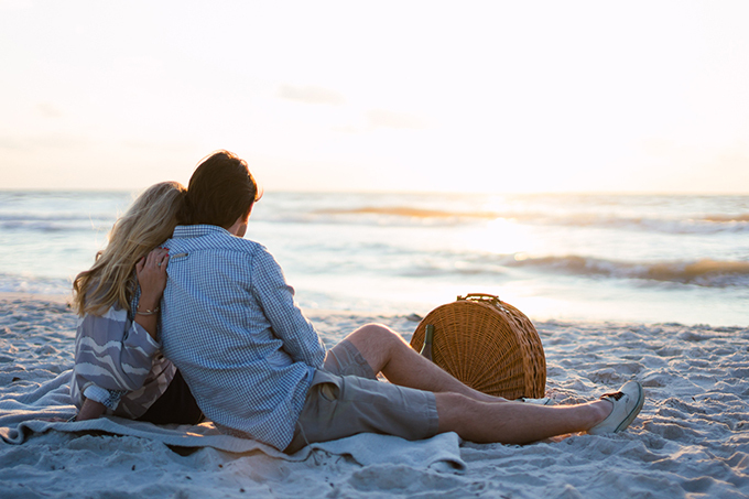 A Beach Picnic Anniversary Session Glamour And Grace