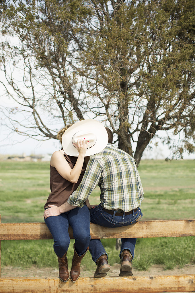 Photo Fridays | Country Engagement Session | Glamour & Grace